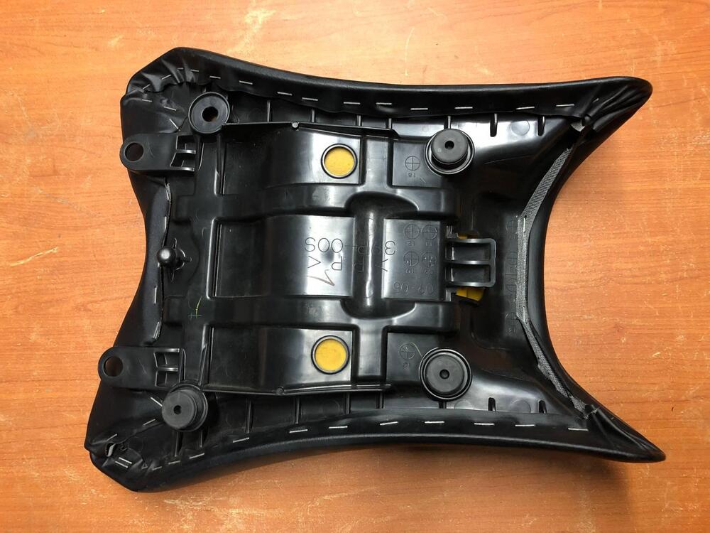 Sella anteriore Yamaha FZ8 - Fazer 8 (2)