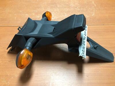 Portatarga con frecce Suzuki GSR 750 2011 - 2016