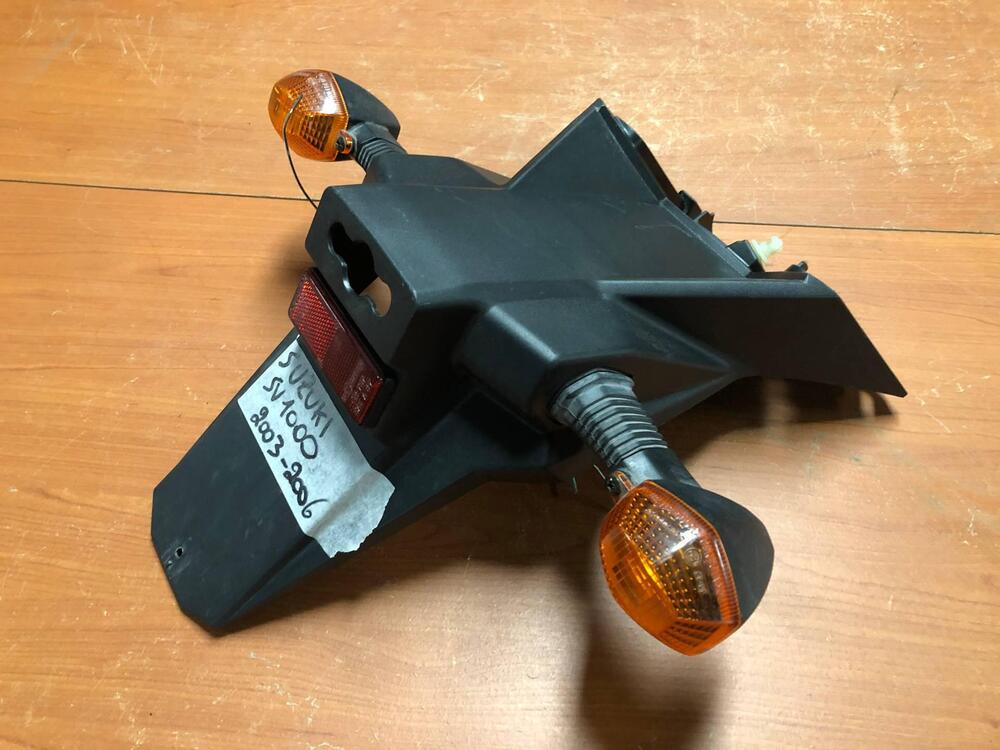 Portatarga con frecce Suzuki SV 1000 2003 - 2006 (2)