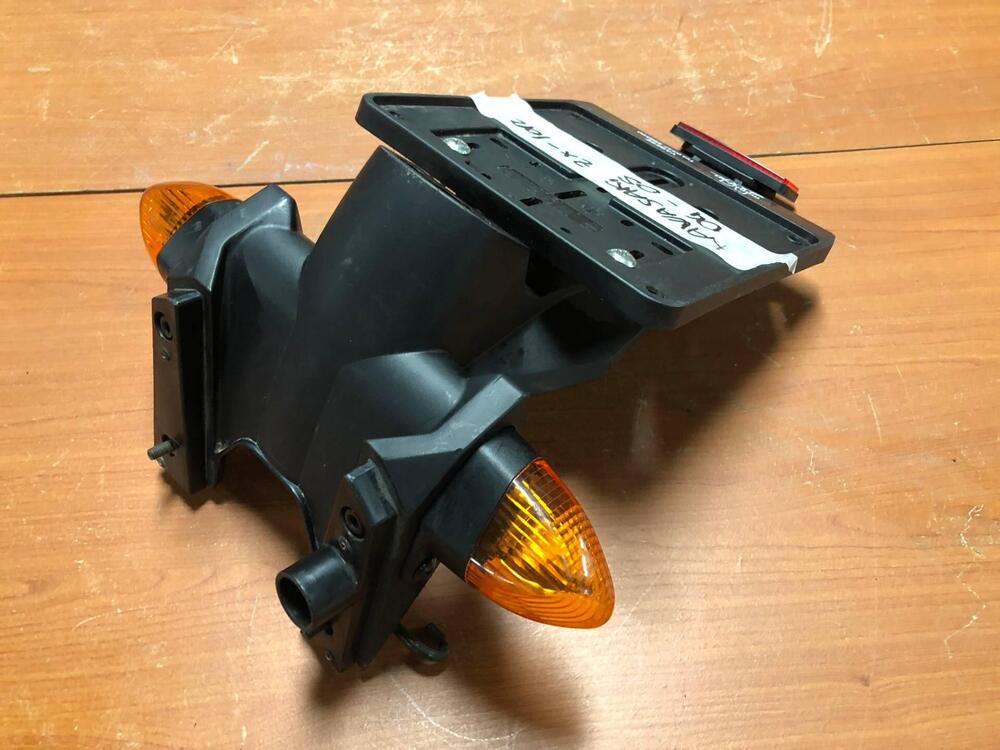 Portatarga con frecce Kawasaki ZX-10R 2004 - 2005 (3)