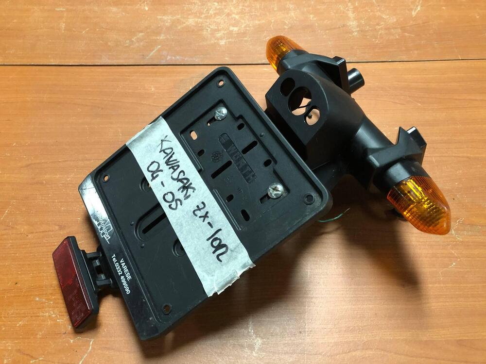 Portatarga con frecce Kawasaki ZX-10R 2004 - 2005 (6)