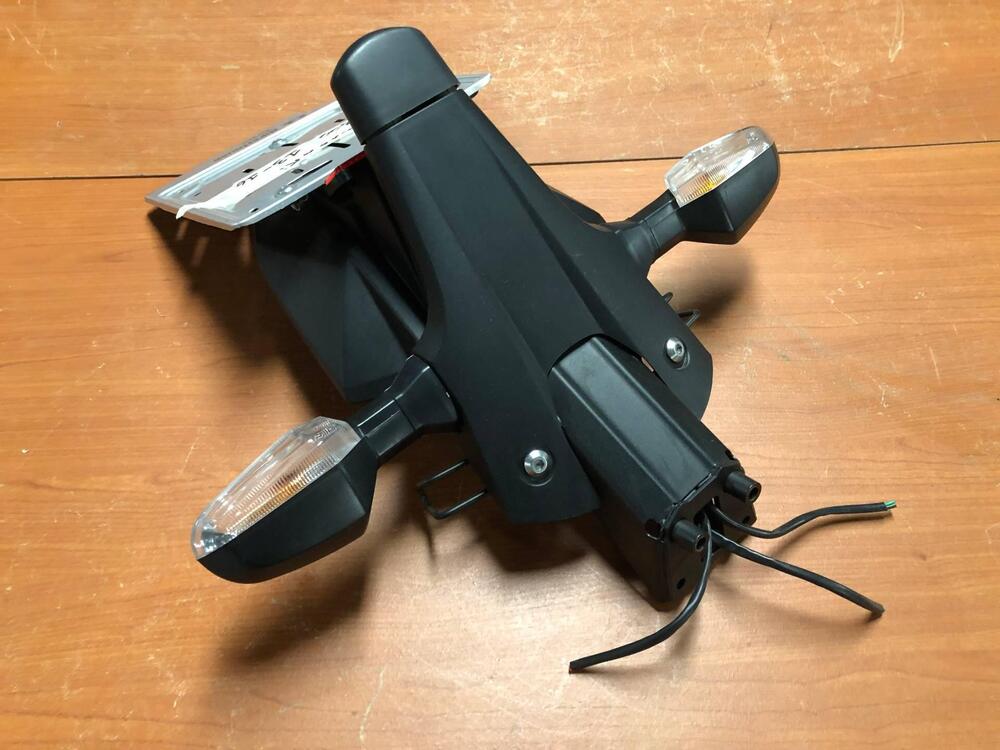 Portatarga con frecce Kawasaki Z 800 2013 - 2016 (3)