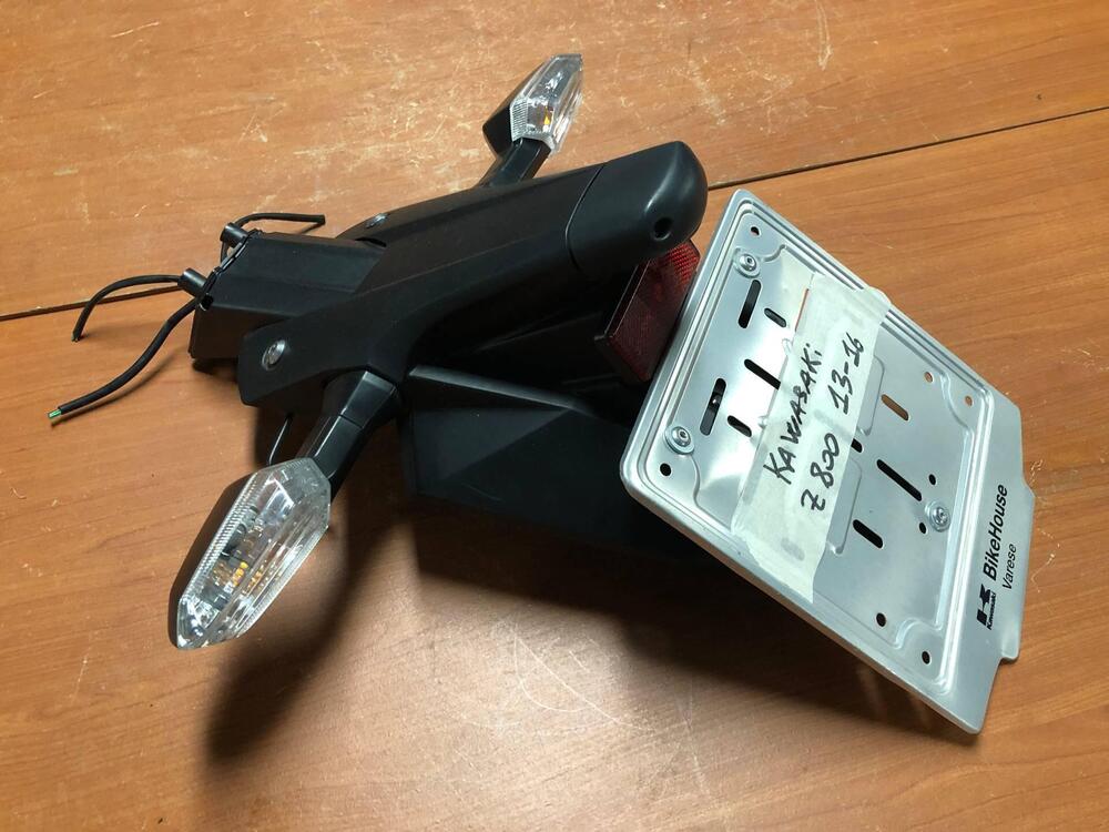 Portatarga con frecce Kawasaki Z 800 2013 - 2016