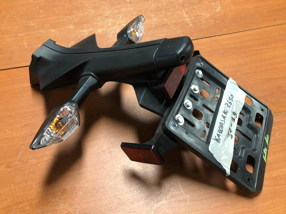 Portatarga con frecce Kawasaki Z 650 2017 - 2019