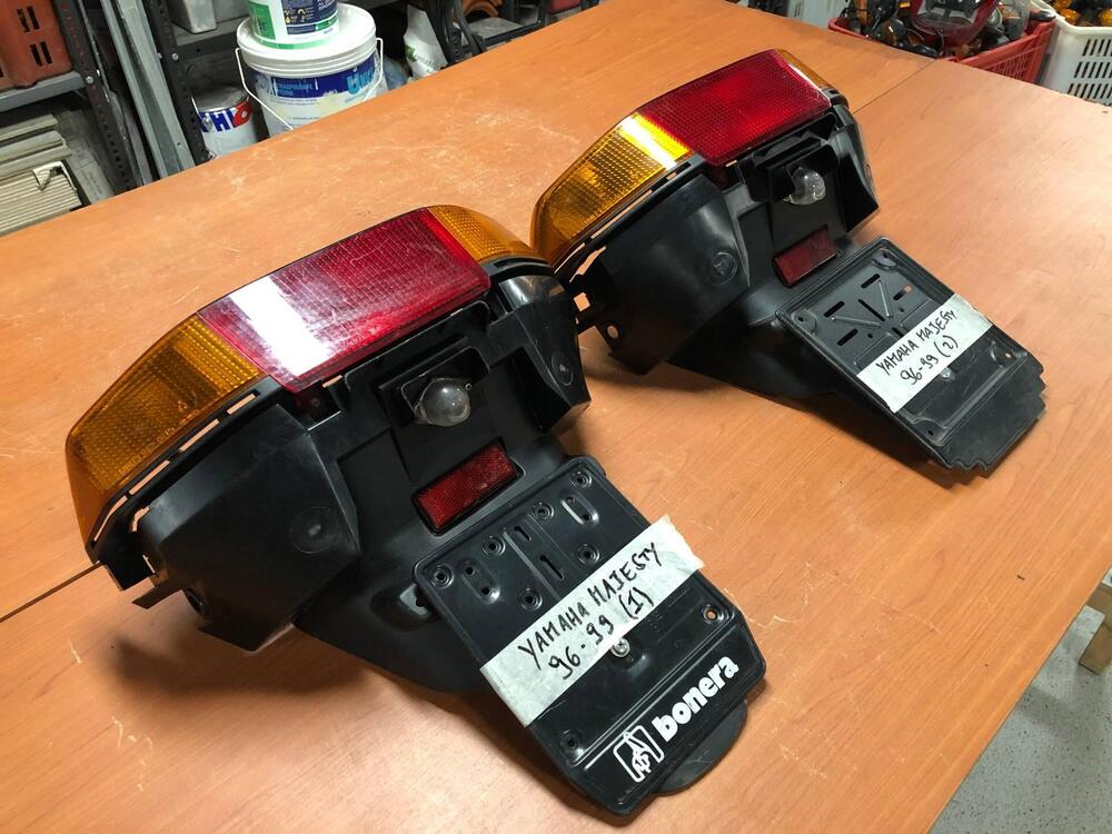 Portatarga faro parafango Yamaha Majesty 250 96-99 (7)