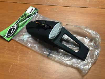 Portatarga con faro universale Ufo Plast