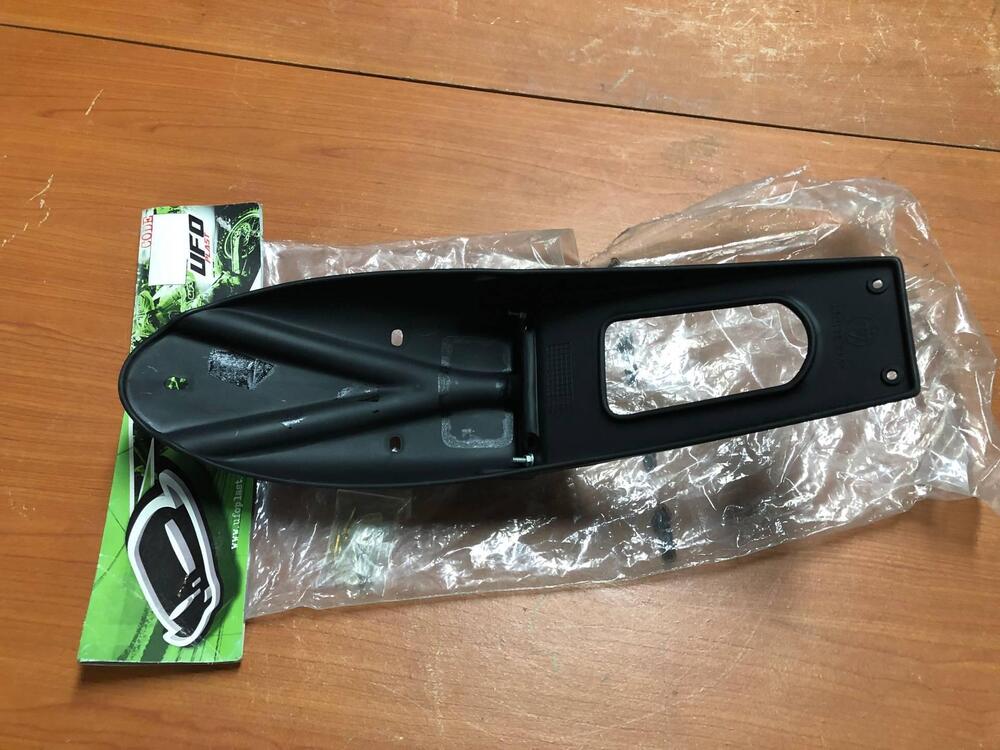 Portatarga con faro universale Ufo Plast (4)