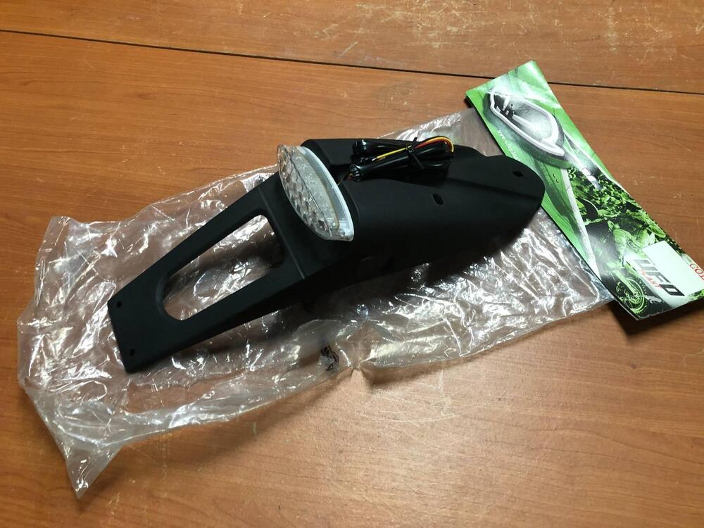 Portatarga con faro universale Ufo Plast (5)