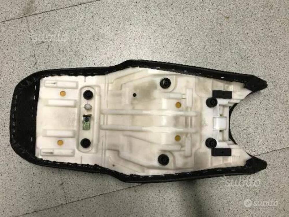 Sella Yamaha FZ6 2004 2005 2006 (2)