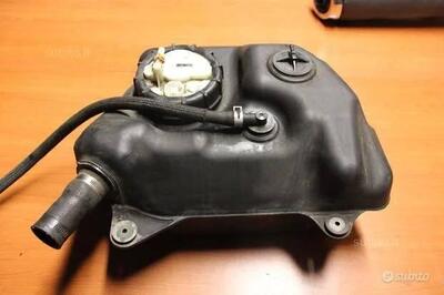 Serbatoio e pompa benzina Suzuki Burgman 650