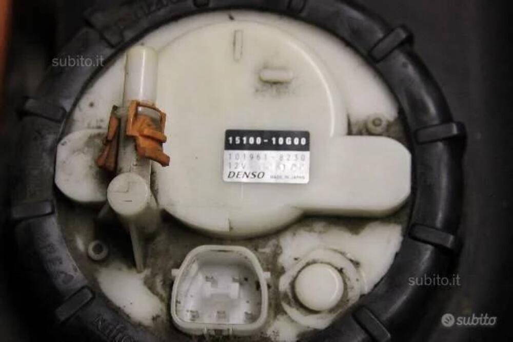 Serbatoio e pompa benzina Suzuki Burgman 650 (2)