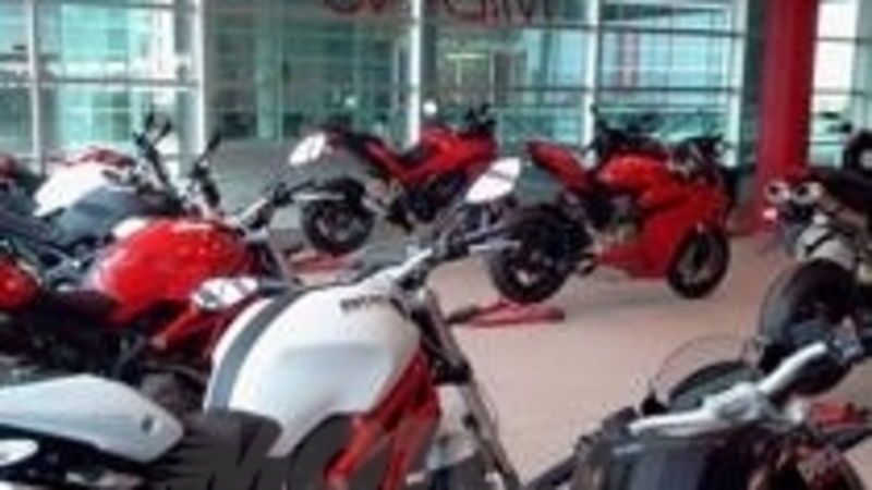 Ducati 222: nuovo showroom a Milano al centro commerciale Piazza Portello