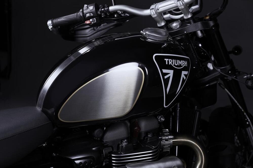 Triumph Scrambler 1200 Bond Edition e le altre moto di 007