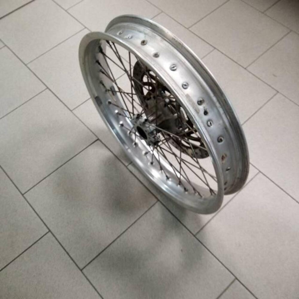 Ruota anteriore BMW (2)