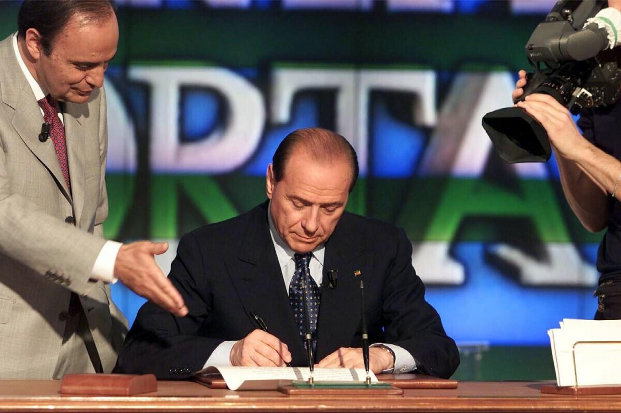 Berlusconi firma il contratto con gli italiani da Bruno Vespa
