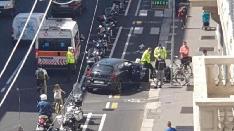 Ciclabile in Corso Venezia a Milano: ecco il primo incidente auto vs ciclista