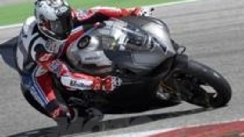 Carlos Checa: &quot;100 giri sulla Panigale. A Ducati chiedo chiarezza&quot;