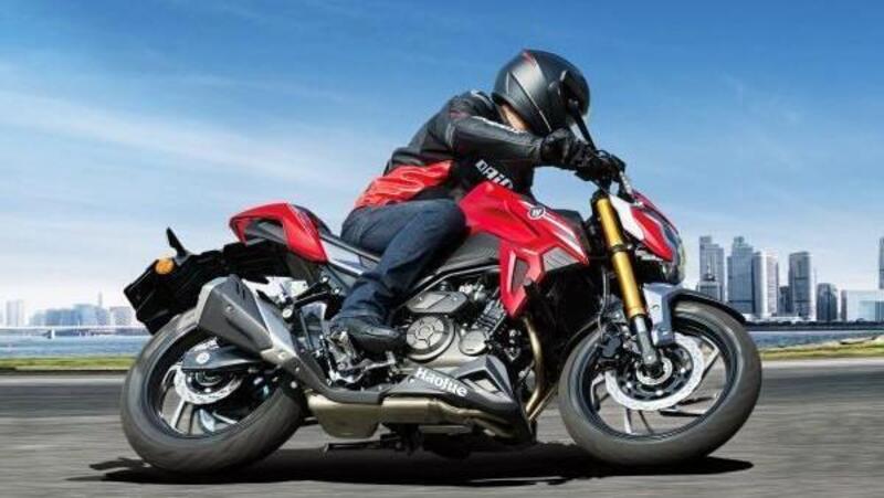 Haojue DR 300. Oppure Suzuki GSX-S 300?