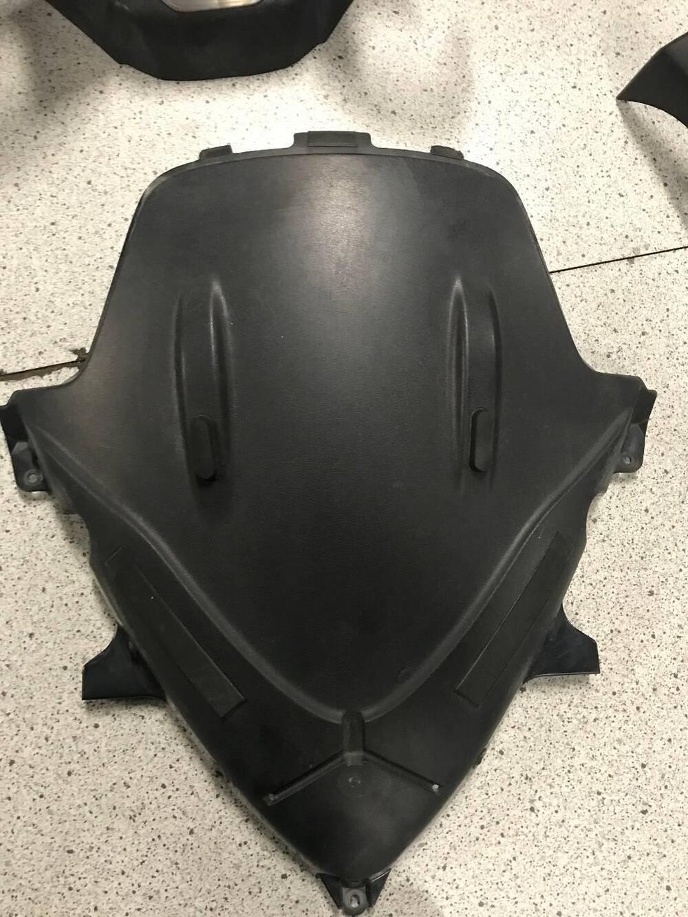 Serie completa carene Yamaha T-Max '01-'03 (4)