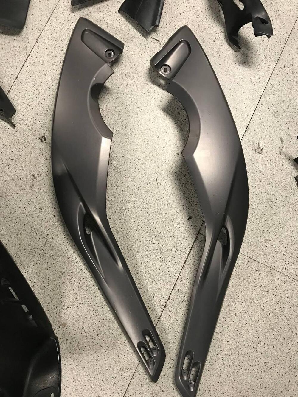 Serie completa carene Yamaha T-Max '01-'03 (5)