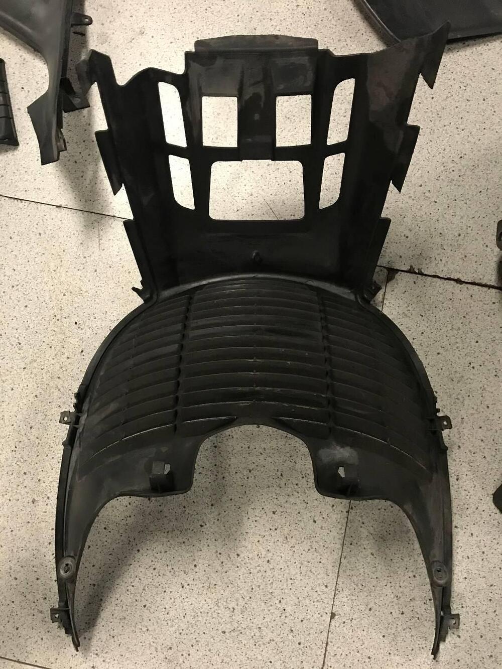 Serie completa carene Yamaha T-Max '01-'03 (13)