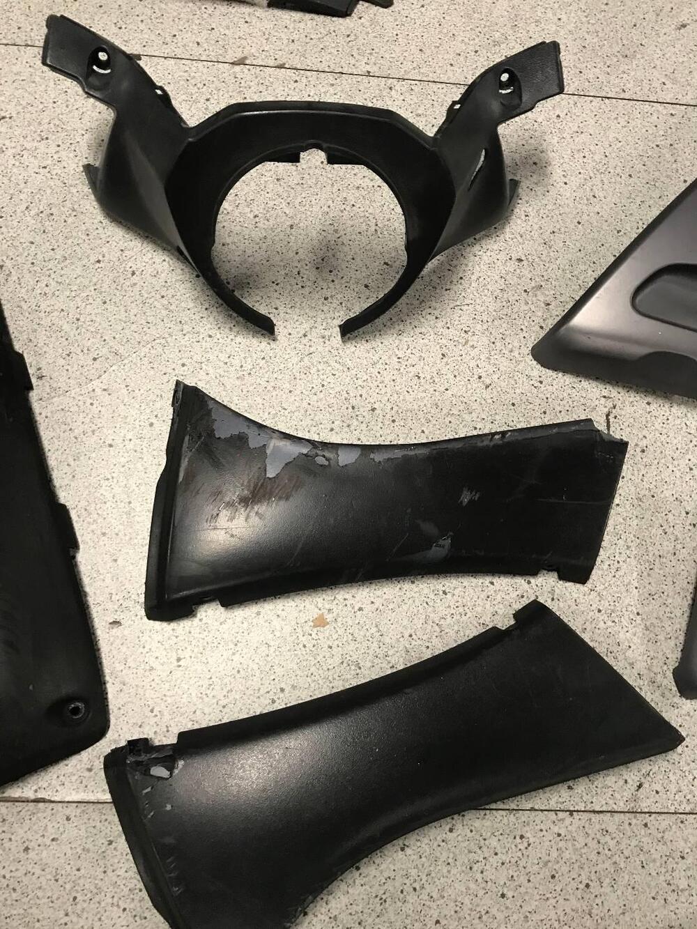 Serie completa carene Yamaha T-Max '01-'03 (15)