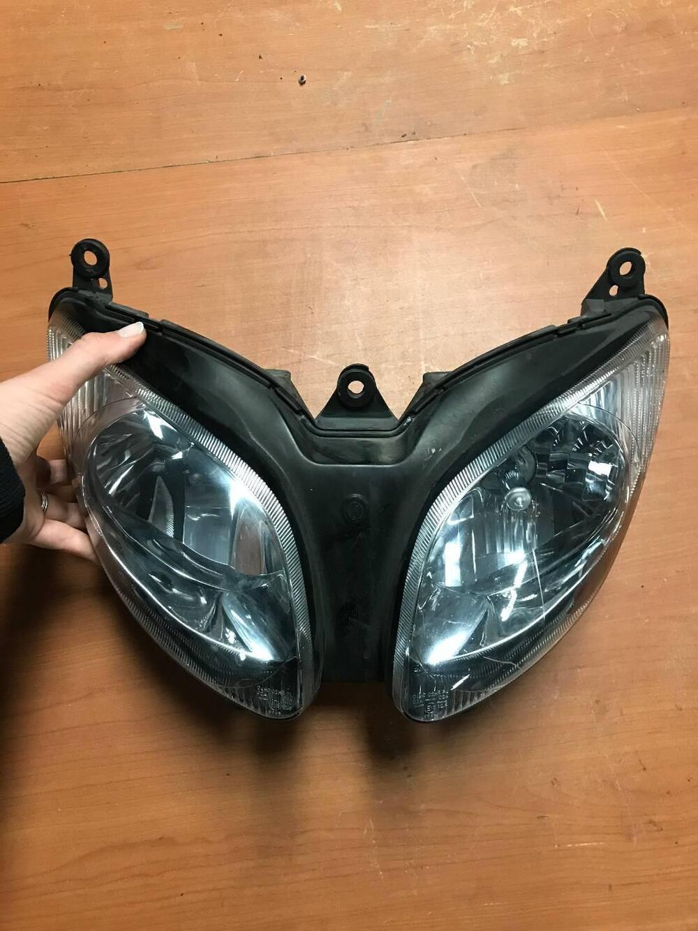 Faro anteriore Yamaha T-Max '01-'03 (2)