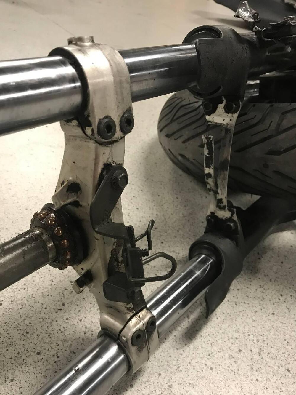 Avantreno completo Yamaha T-Max '01-'03 (2)