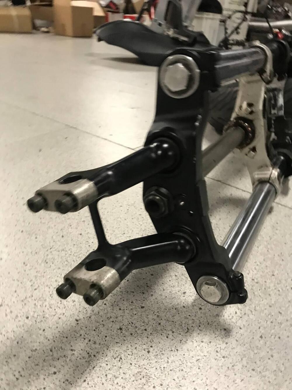 Avantreno completo Yamaha T-Max '01-'03 (6)