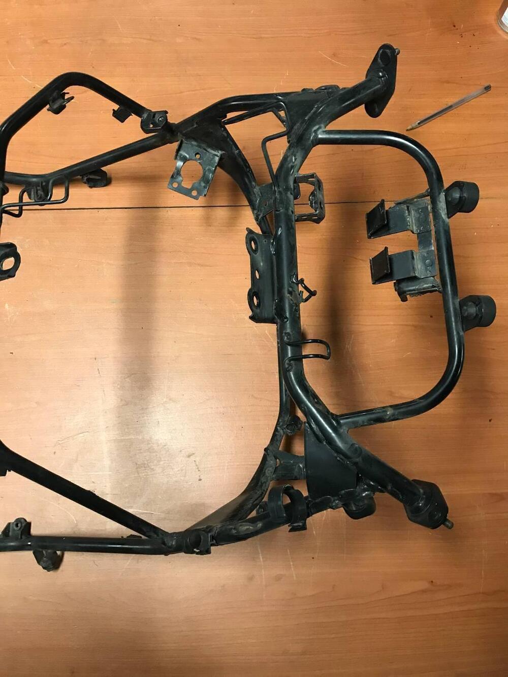 Telaietto anteriore Yamaha T-Max '01-'03 (2)