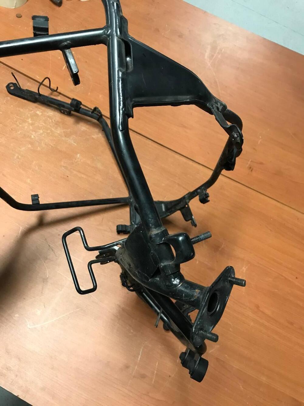 Telaietto anteriore Yamaha T-Max '01-'03 (4)