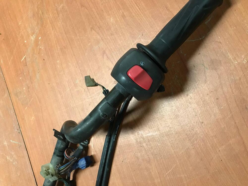 Manubrio con comandi per Yamaha T-Max (3)