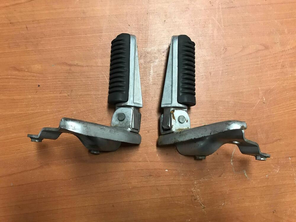 Coppia pedane posteriori per Yamaha T-Max '01-'03 (3)