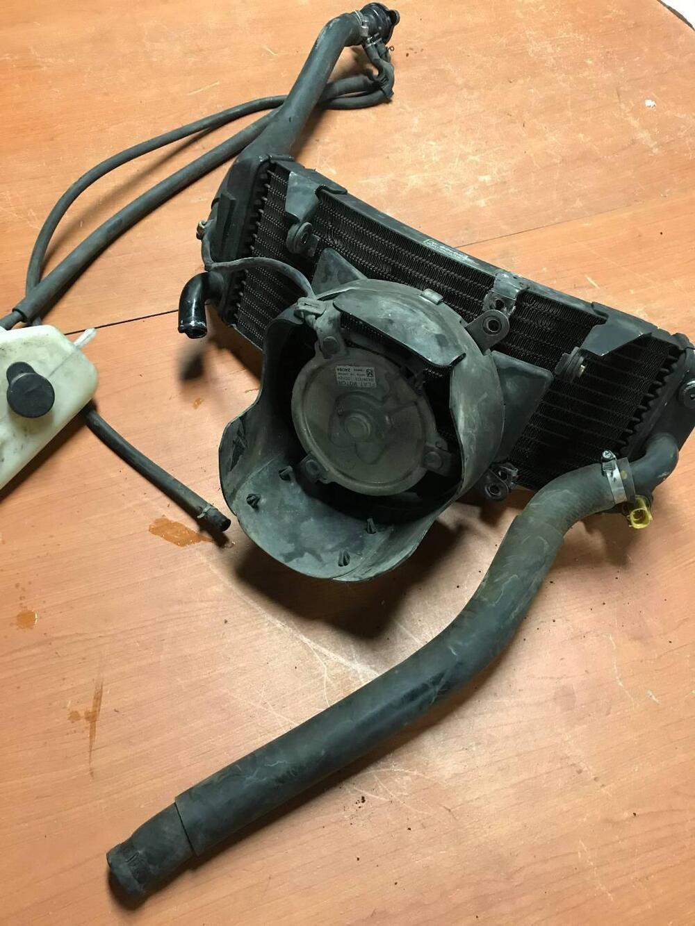 Radiatore completo per Yamaha T-Max '01-'03 (2)