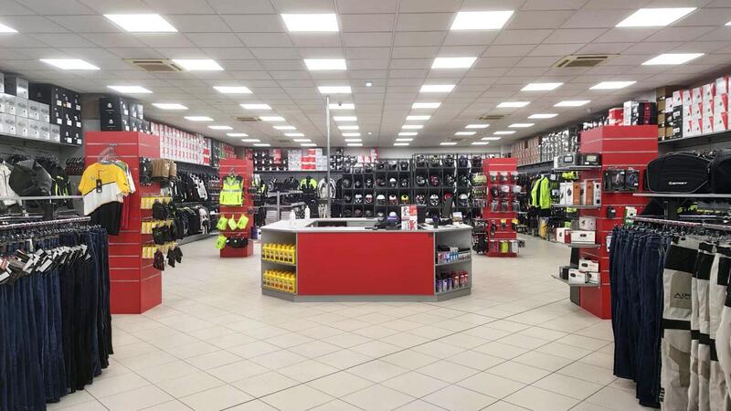 A Reggio Emilia il 16esimo negozio Motoabbigliamento.it