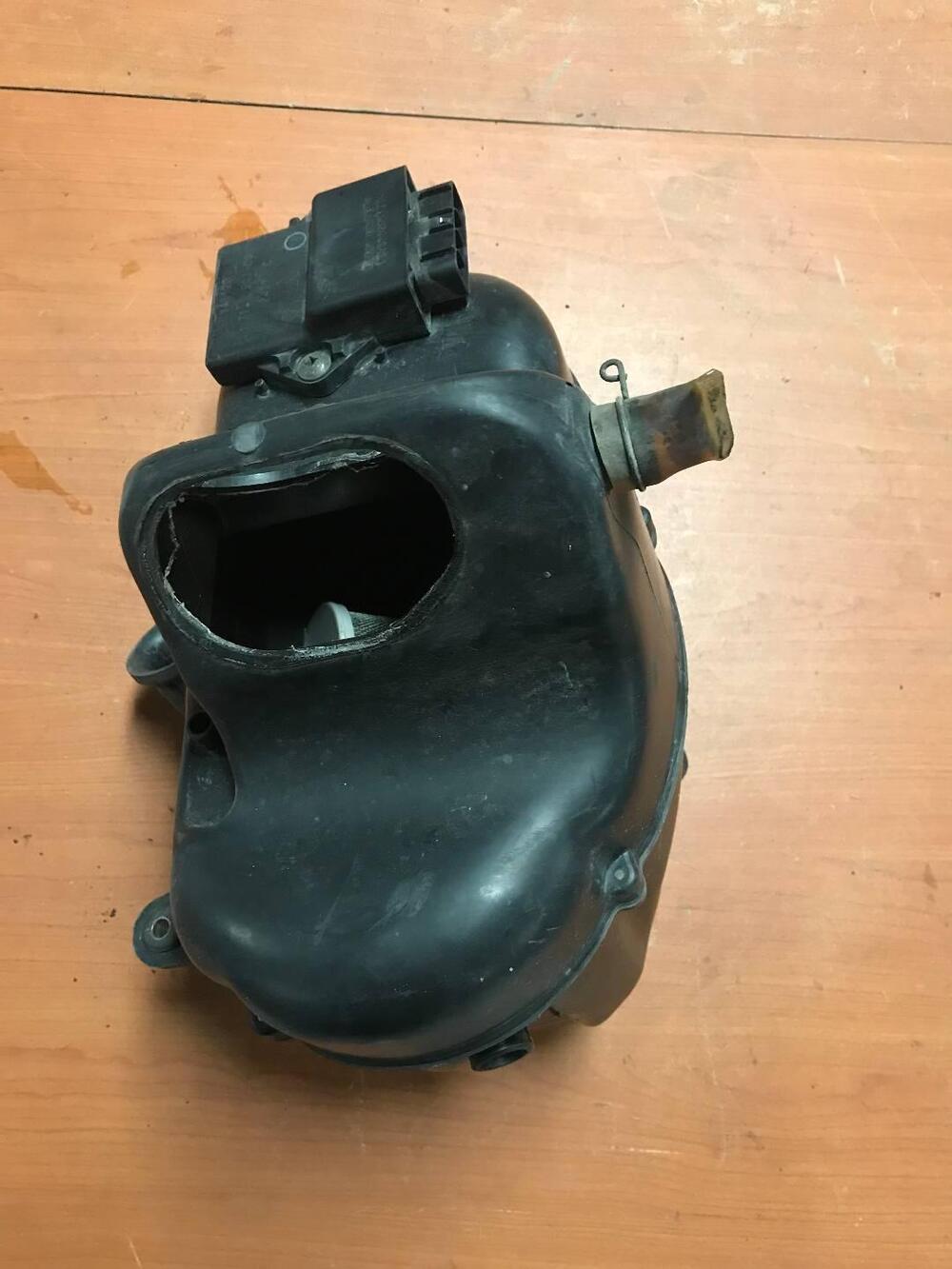 Scatola filtro airbox Yamaha T-Max '01-'03 (4)