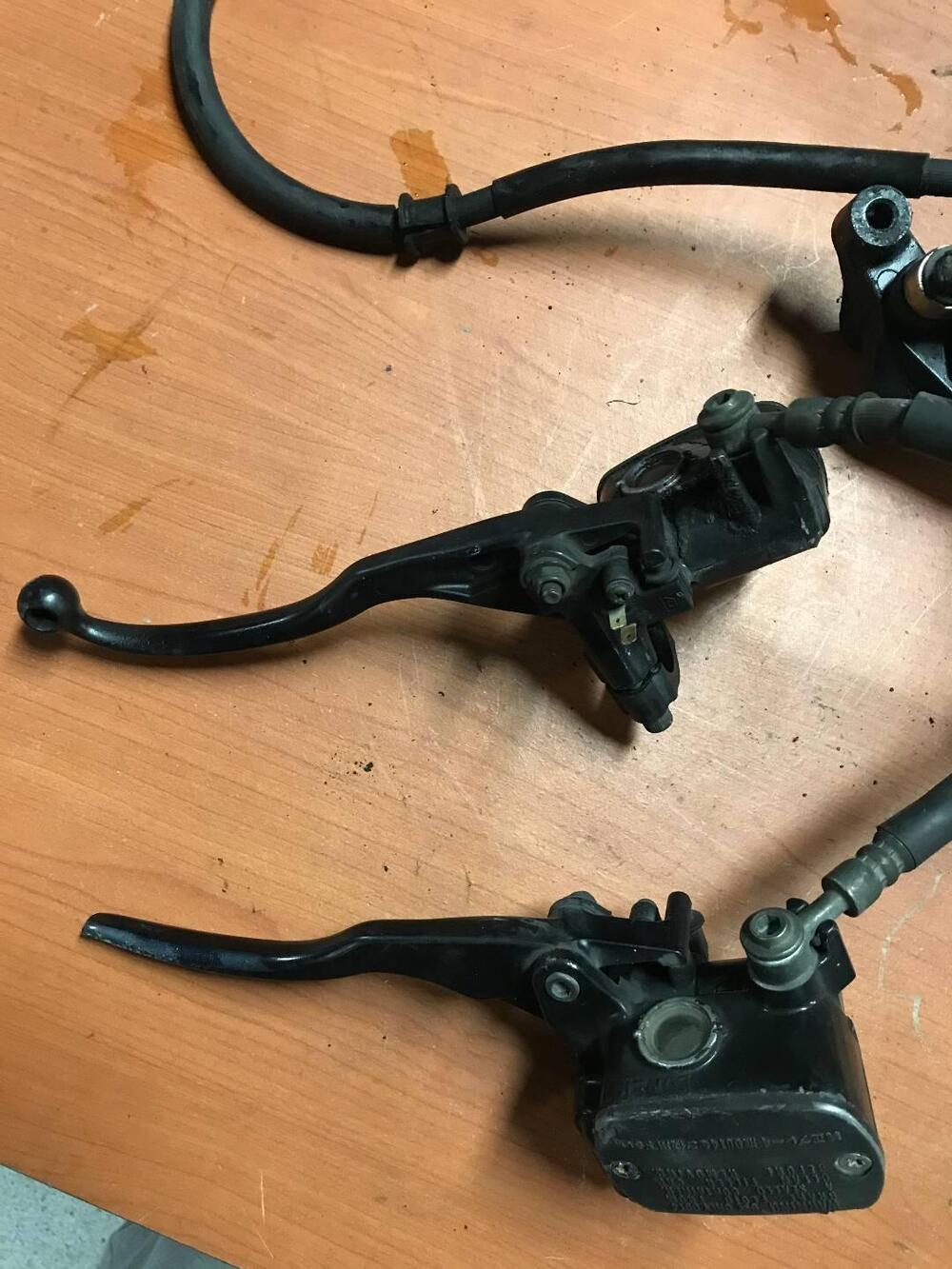 Coppia di pinze freno Yamaha T-Max '01-'03 (3)