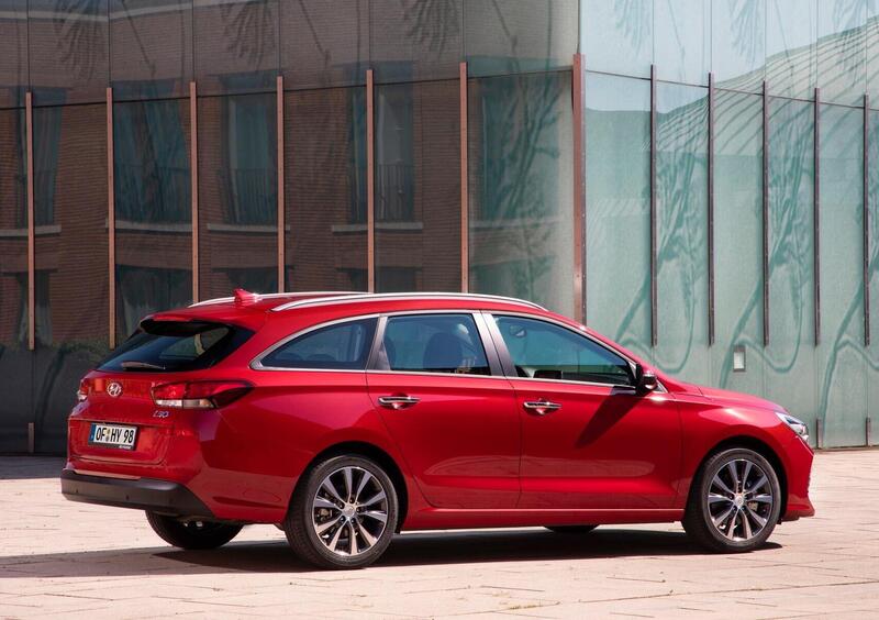 Hyundai i30 Station Wagon (2017-->>) (28)