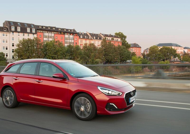 Hyundai i30 Station Wagon (2017-->>) (37)