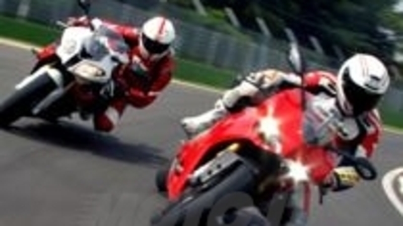 BMW S1000RR VS Ducati Panigale 1199S 