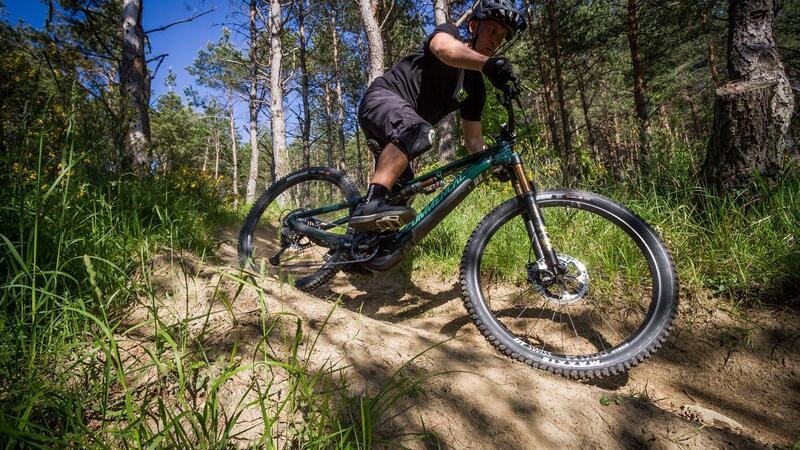 TEST Commencal Meta power 29. L&#039;eBike nata per la velocit&agrave;