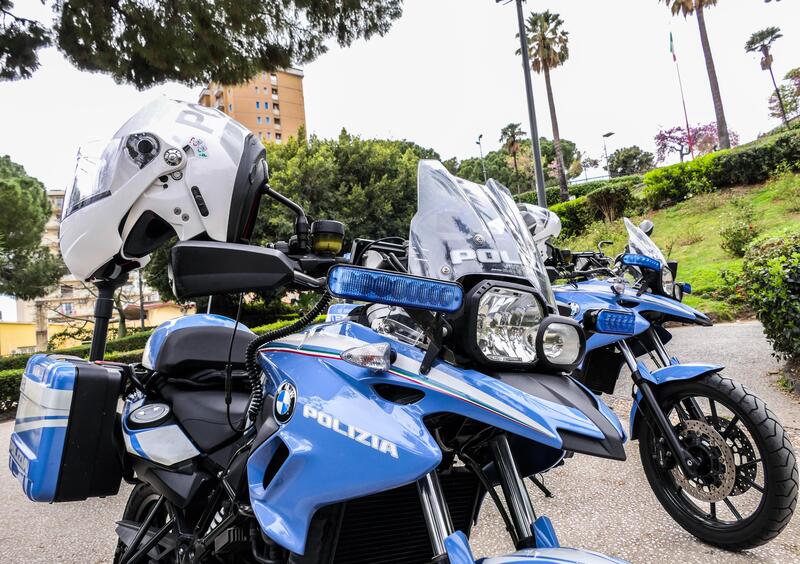 Inseguimento in moto per le strade di Napoli