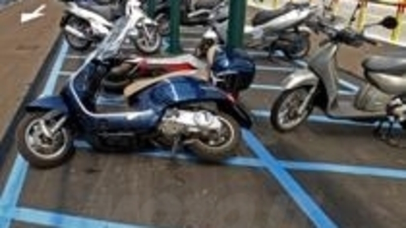 Parcheggio aeroporto Linate: auto vs moto