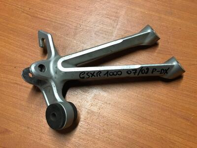 Supporto pedana posteriore destra Suzuki GSXR 1000