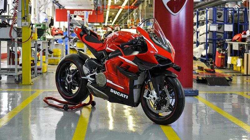 Ducati Superleggera V4, la produzione &egrave; iniziata: 100.000 euro e 234 cavalli