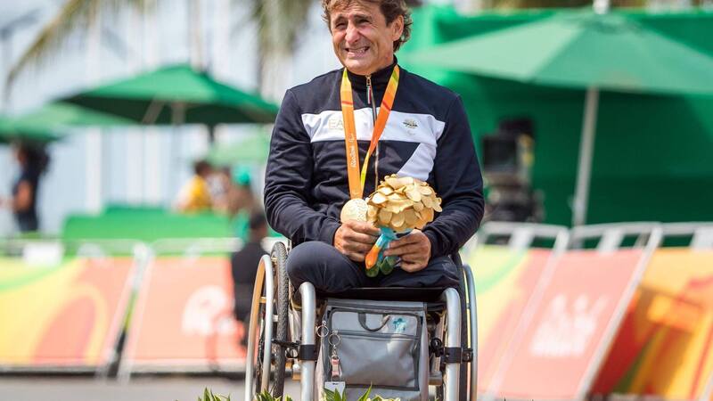 Alex Zanardi, nuovo bollettino medico: &laquo;stabile e intubato&raquo;, &laquo;quadro neurologico grave&raquo;