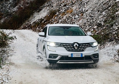 Renault Koleos: restyling di mezz'età e tanto tanto comfort [Video]