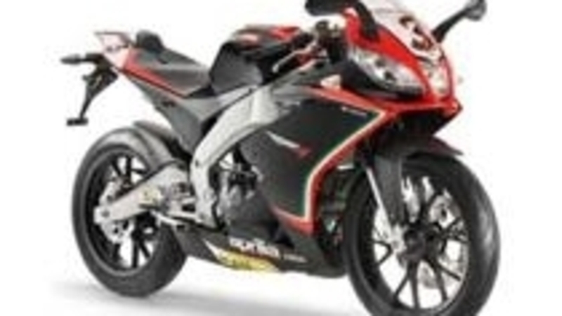 Aprilia RS4 125 Replica: disponibile con cambio rapido Aprilia Quick Shift