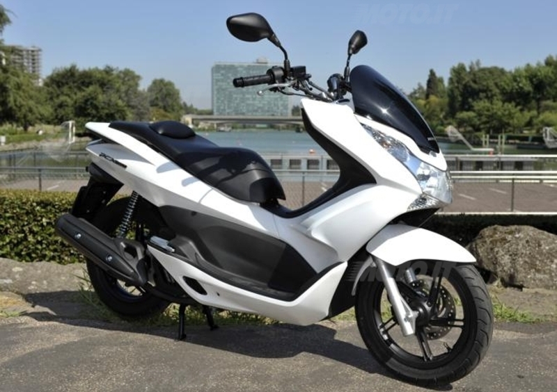 Honda PCX 150. Gi&agrave; nelle concessionarie a 2.410 Euro