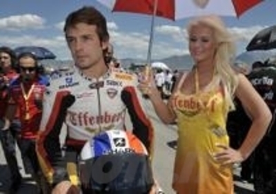 Guintoli vicino al team Pata Ducati